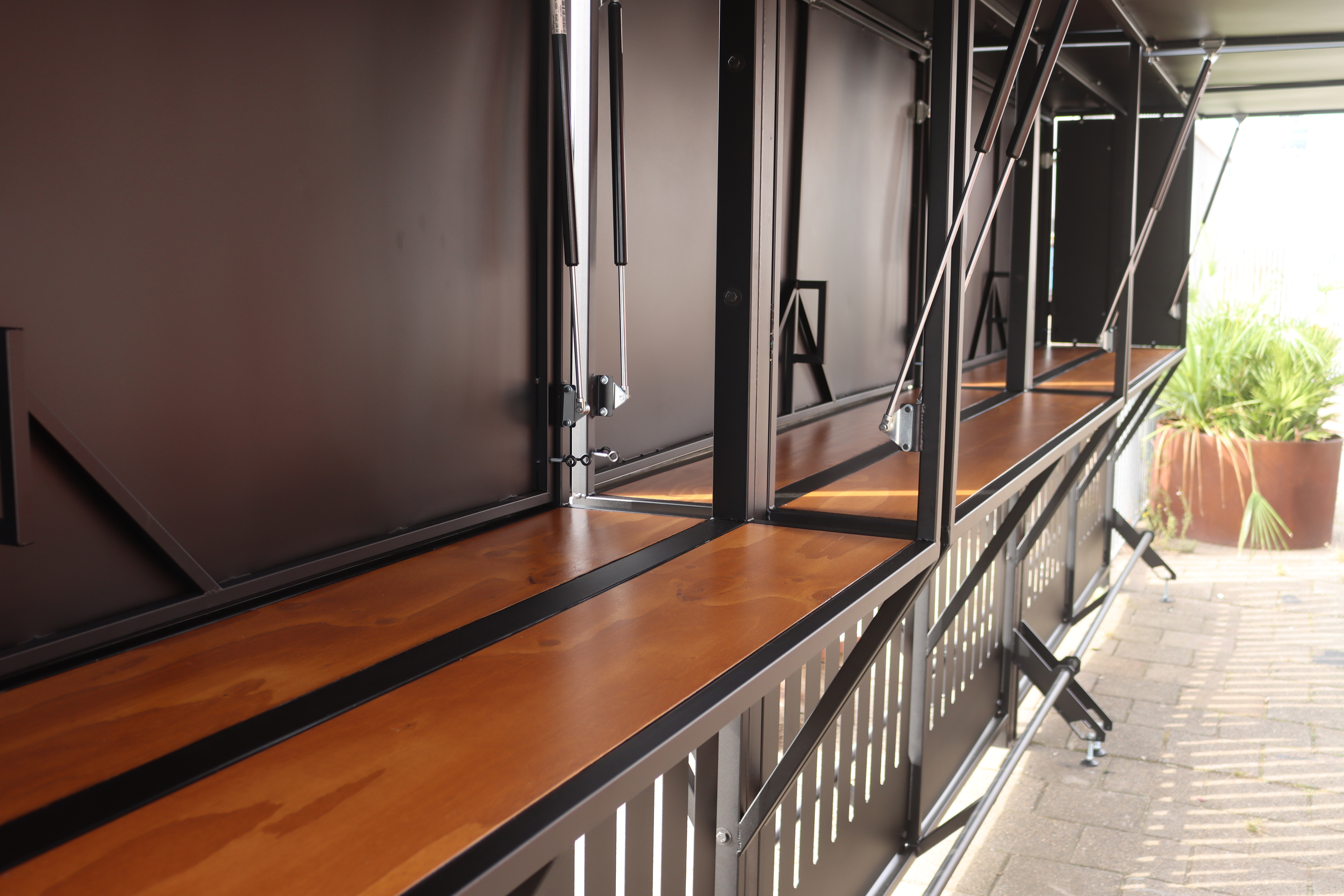 Stalen biertafel – gallery image 7