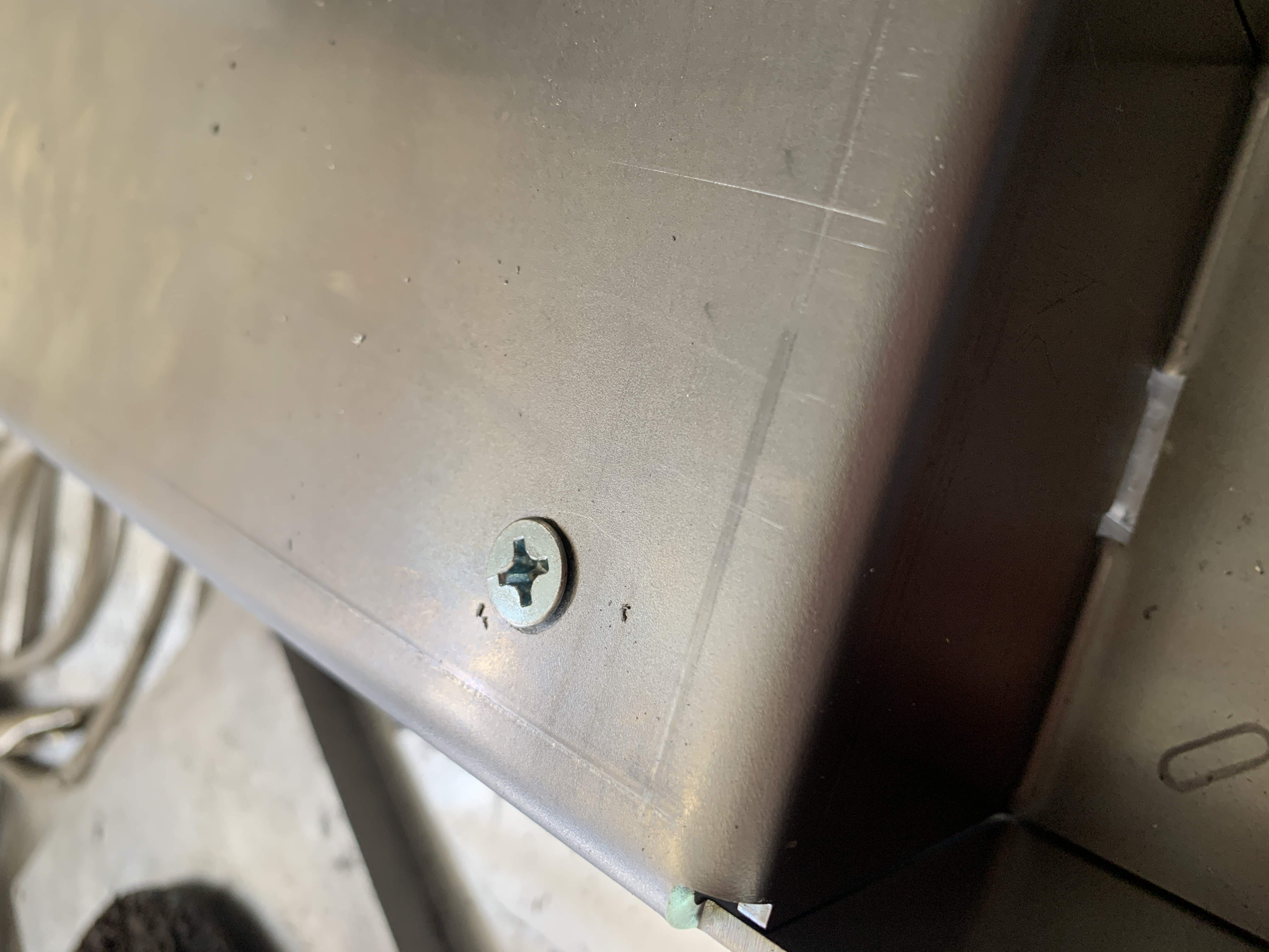 Productie RVS plantenbak met verticaal groen – specialist in maatwerk en prototypes