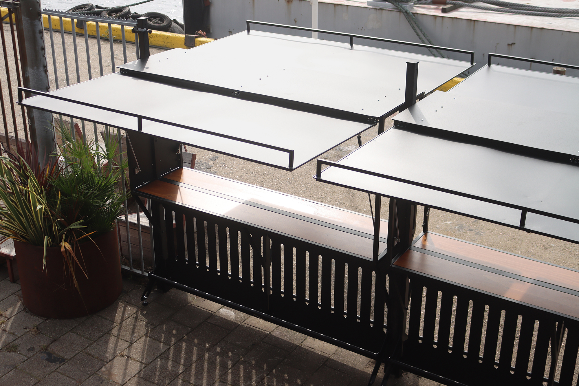 Stalen biertafel voor restaurant Helling 7, Amsterdam Noord